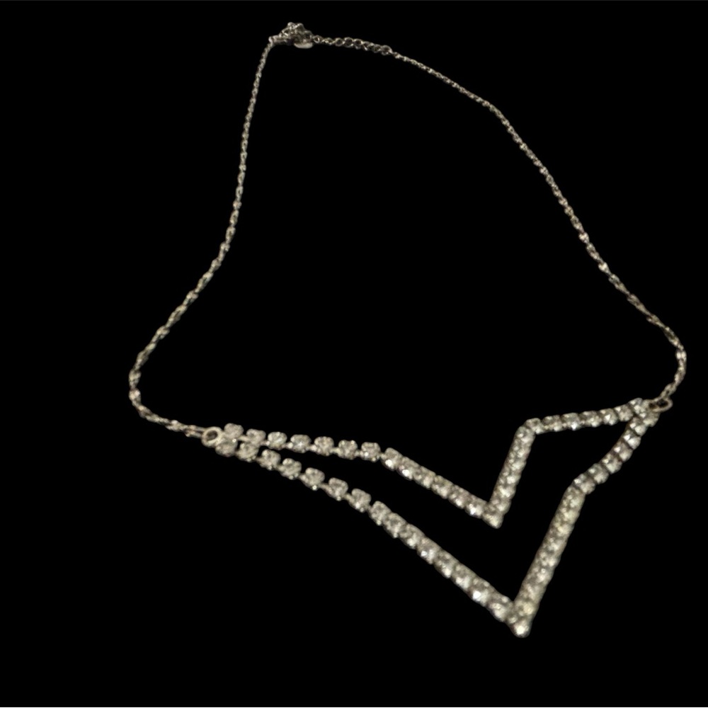 Icing Silver V-Shaped Necklace